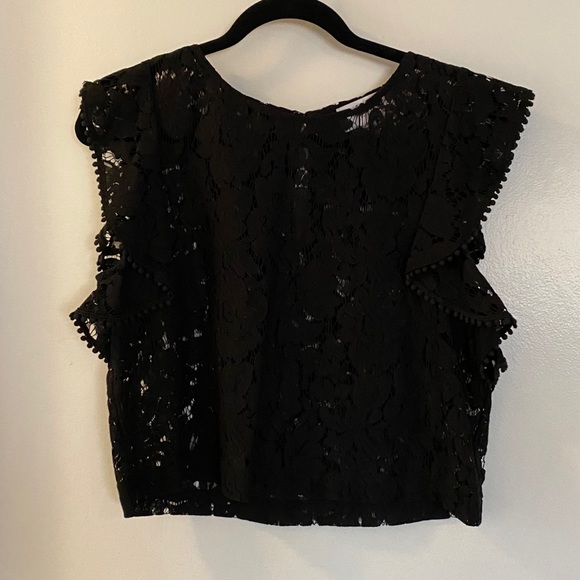 Black Lace Crop - Picture 3 of 8